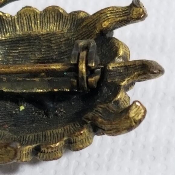 Vintage brass tortoise brooch 1"x7/8" - Picture 12 of 15